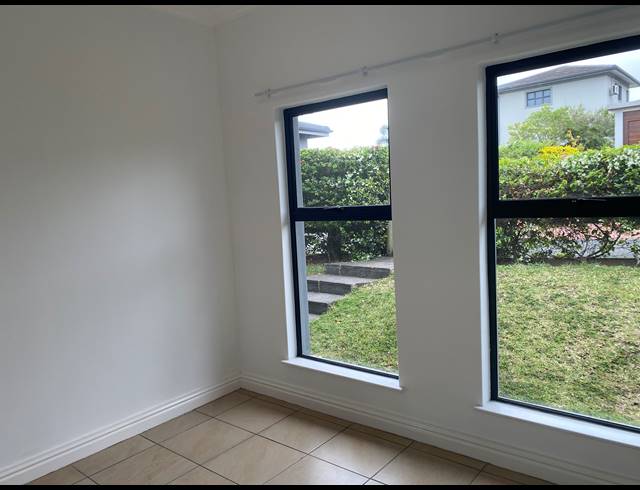2 BEDROOM TOWNHOUSE TO LET IN PALM LAKES ESTATE